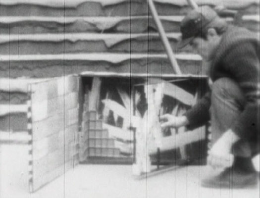 Paul Neagu, Cutiile lui Neagu Neagus Boxes, 1968 bw film with sound 10'04"