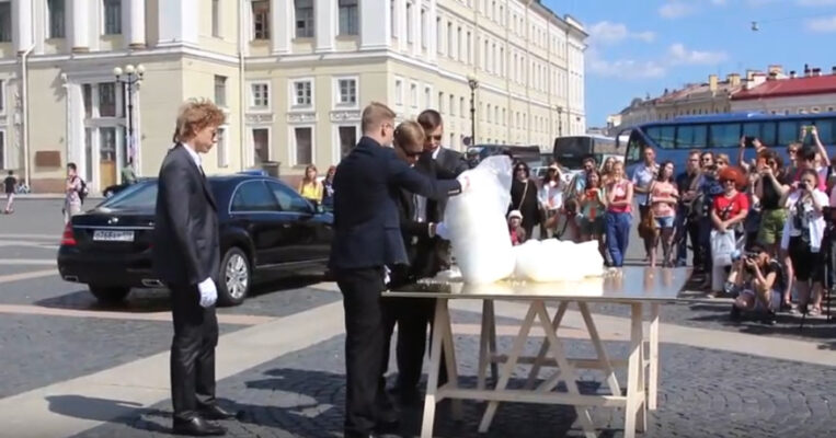 Pavel Braila The Golden Snow of Sochi Manifesta 10 2014