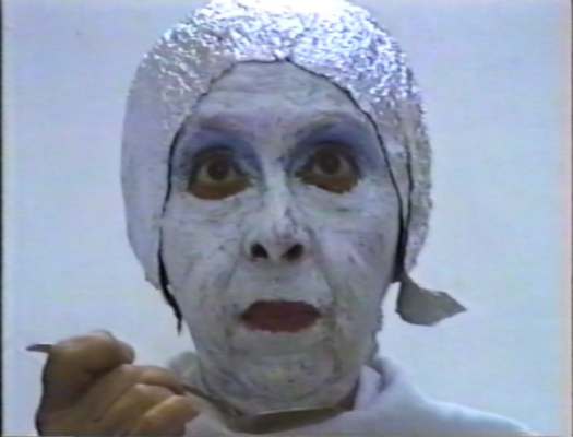 Geta Brătescu, Earthcake ,1992, VHS Videostill