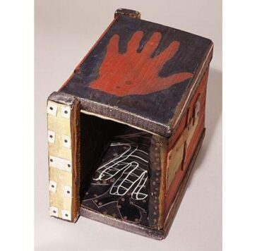 Paul Neagu,Tactile Object (Hand), © Tate London 2015