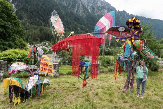 Nilbar Güres, Landscape Landscape, 2022, Biennale Bregaglia, Foto: Michel Gilgen 1