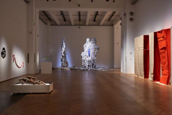 Hard/Soft, Textiles and Ceramics in contemporary art, Exhibition view MAK Vienna, 2023, Photo MAK/Georg Mayer