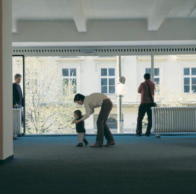 Roman Ondak, Teaching to Walk, 2002, Performance, Courtesy artist and Joerg Johnen collection, Berlin