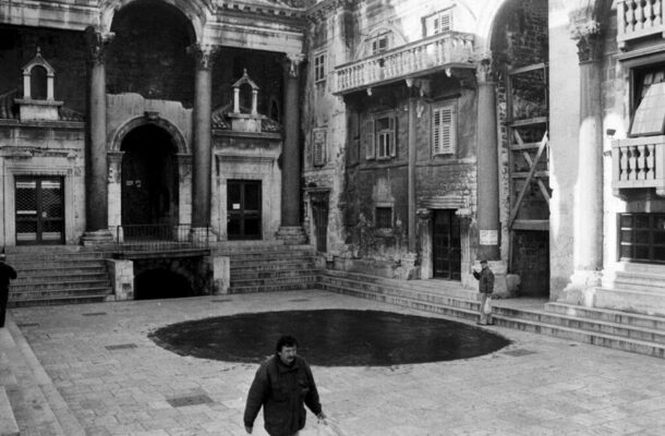 Igor Grubić, Black Peristyle, Split, 1998