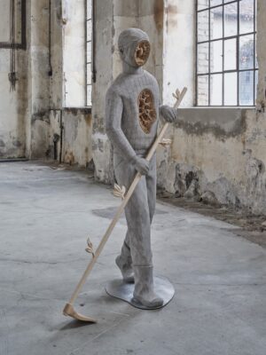 Anna Hulačová, 'Man with a hoe' (2025), Installationsansicht 'Bucolica', Kunstraum Dornbirn 2025, Foto Günter Richard Wett, © Anna Hulačová, courtesy der Künstlerin und hunt kastner, Prag.