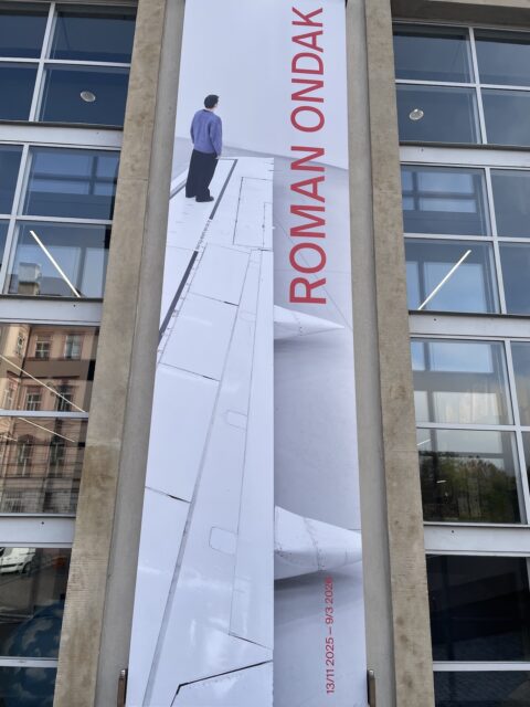 Roman Ondak, The Day After Yesterday, Kunsthalle Praha, 2025/2026