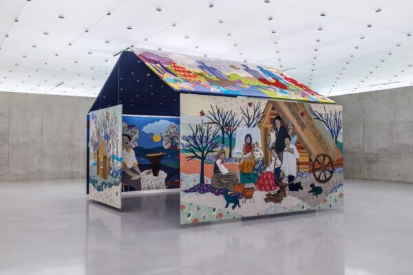 Małgorzata Mirga-Tas,  Tełe Ćerhenia Jekh Jag, Kunsthaus Bregenz, 2025, Photo Markus Tretter, © Małgorzata Mirga-Tas, Kunsthaus Bregenz, Courtesy of the artist, Foksal Gallery Foundation, Warsaw, Frith Street Gallery, London, Karma International, Zurich