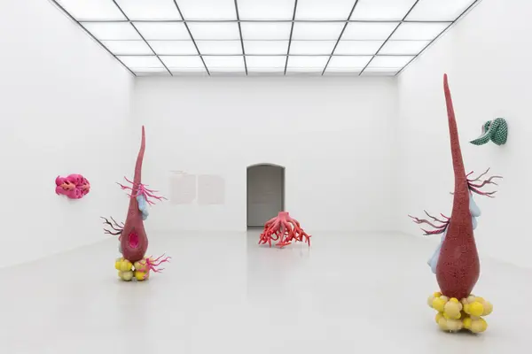 Zsófia Keresztes, Ausstellungsansicht Trembling Empire, 2025, Museum Of Fine Arts Liberec, Foto: Eva Rybarova