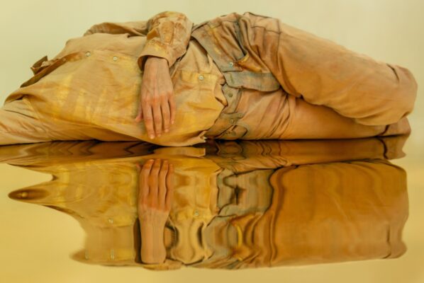 Maria Hassabi, I'll be your Mirror, 2023
