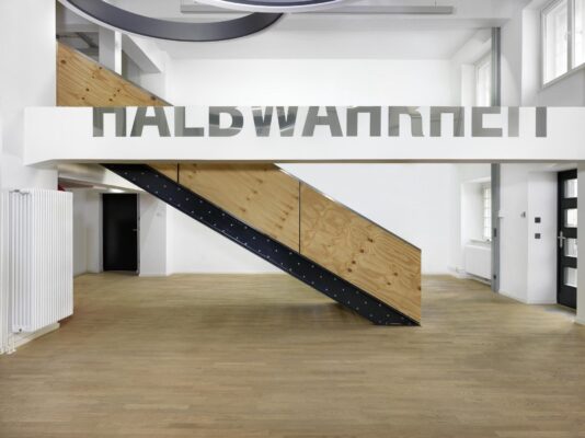Pradoliub Ivanov, HALBWAHRHEIT (Half-Truth), 1999–2015, Installation Konzernhaus Deutsche Telekom, Berlin